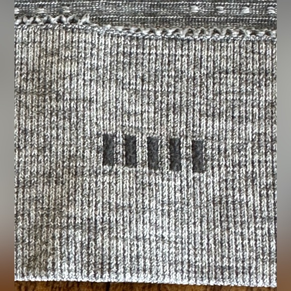 Lululemon | Swiftly Relaxed Long-Sleeve Shirt Hip Length, Size 12 - Picture 8 of 10